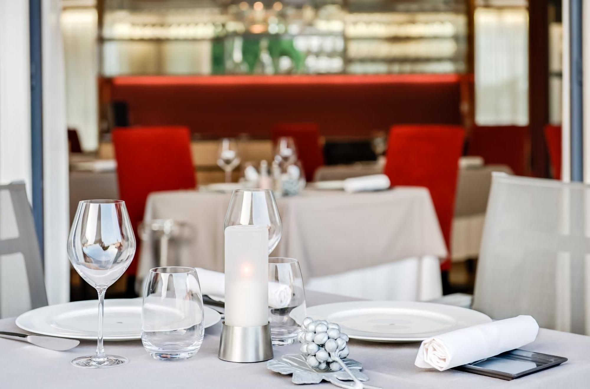 Hotel-Restaurant Le Chateau De Besseuil, Macon Nord - Teritoria Clesse  Luaran gambar